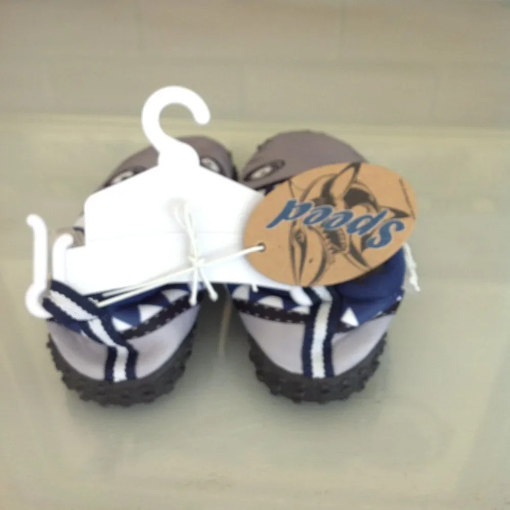 Sz 8 Childrens Speed Shark Water Shoes